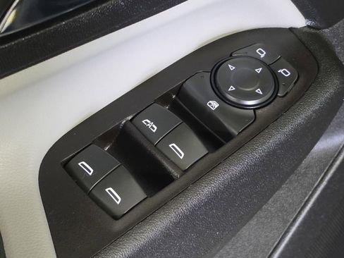 Used 2022 Chevrolet Equinox LS w/ LS Convenience Package image 21