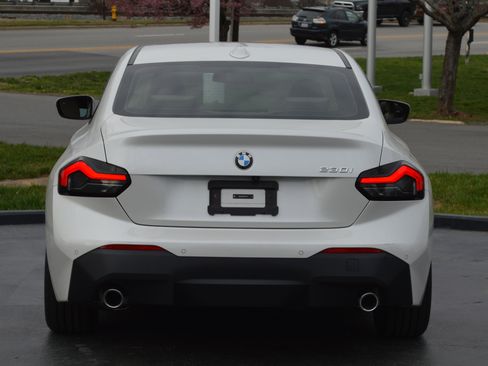 Used 2023 BMW 230i Coupe w/ Premium Package image 10