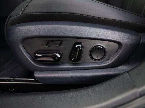 New 2025 Lexus ES 350 Luxury image 17