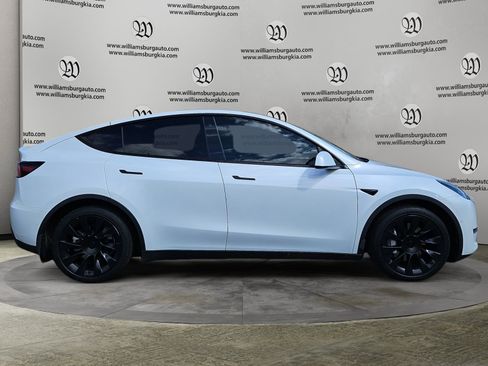 Used 2021 Tesla Model Y Long Range AWD/4WD image 6