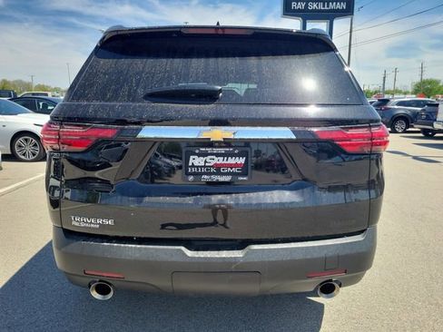 Used 2022 Chevrolet Traverse LS image 5