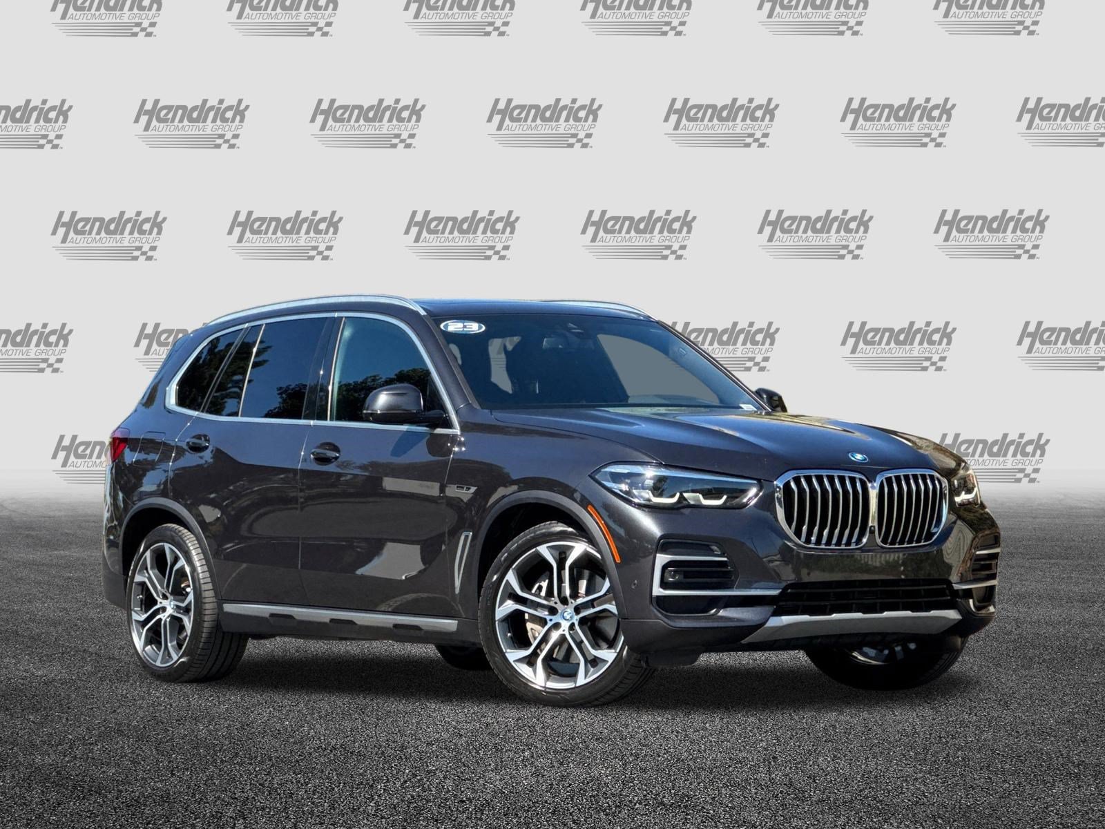 Used 2023 BMW X5 xDrive45e w/ Climate Comfort Package AWD/4WD image 2