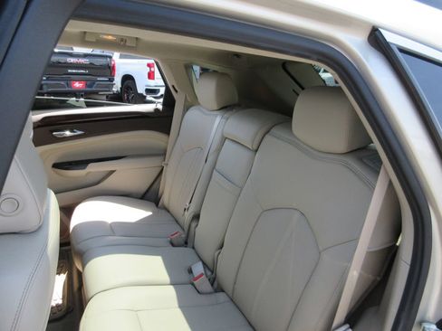 Used 2014 Cadillac SRX Luxury w/ Driver Awareness Package FWD image 21