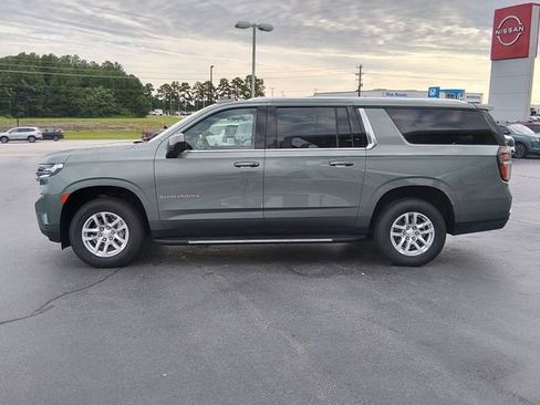 Used 2024 Chevrolet Suburban LT AWD/4WD image 6