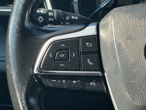 Used 2022 Toyota Highlander XLE AWD/4WD image 21