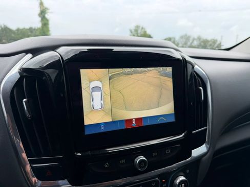 Used 2019 Chevrolet Traverse Premier w/ Driver Confidence II Package FWD image 14