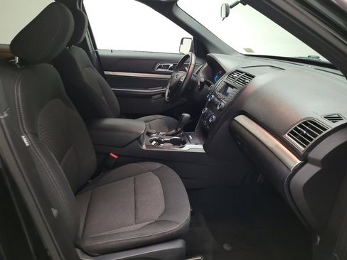 Used 2018 Ford Explorer XLT AWD/4WD image 21