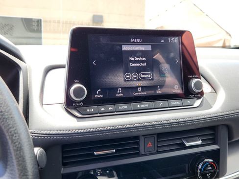 Used 2024 Nissan Rogue SV FWD image 23