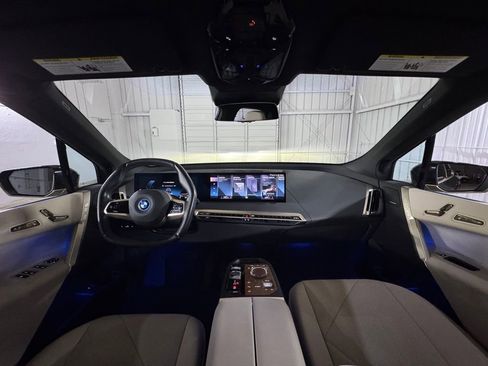 Used 2023 BMW iX xDrive50 w/ Premium Package image 21