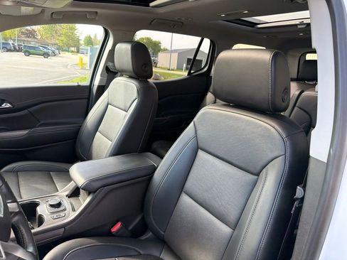 Used 2022 GMC Acadia SLT w/ Technology Package AWD/4WD image 12