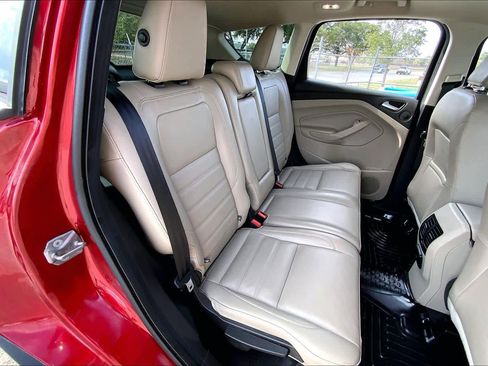 Used 2019 Ford Escape Titanium image 18