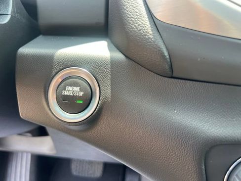 Used 2023 GMC Terrain SLE w/ Driver Convenience Package AWD/4WD image 29