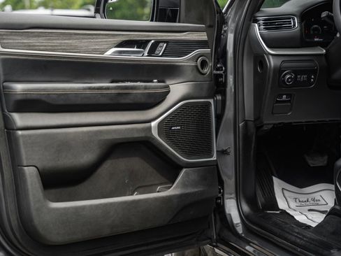 Used 2022 Jeep Wagoneer Series III image 42