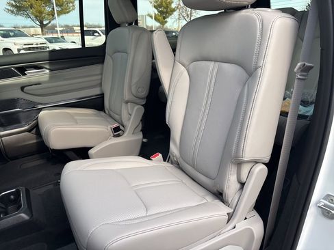 New 2026 Jeep Grand Wagoneer Summit AWD/4WD image 49