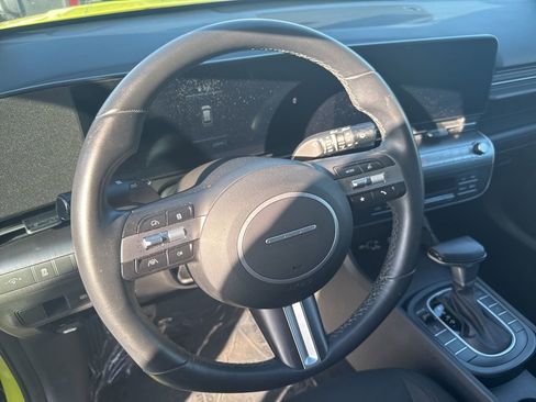 Used 2025 Hyundai Kona SEL image 8