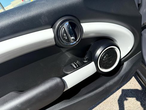 Used 2015 MINI Cooper S image 13