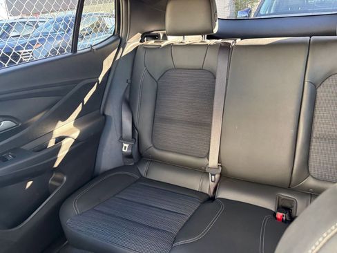 Used 2025 Buick Envista Preferred image 37