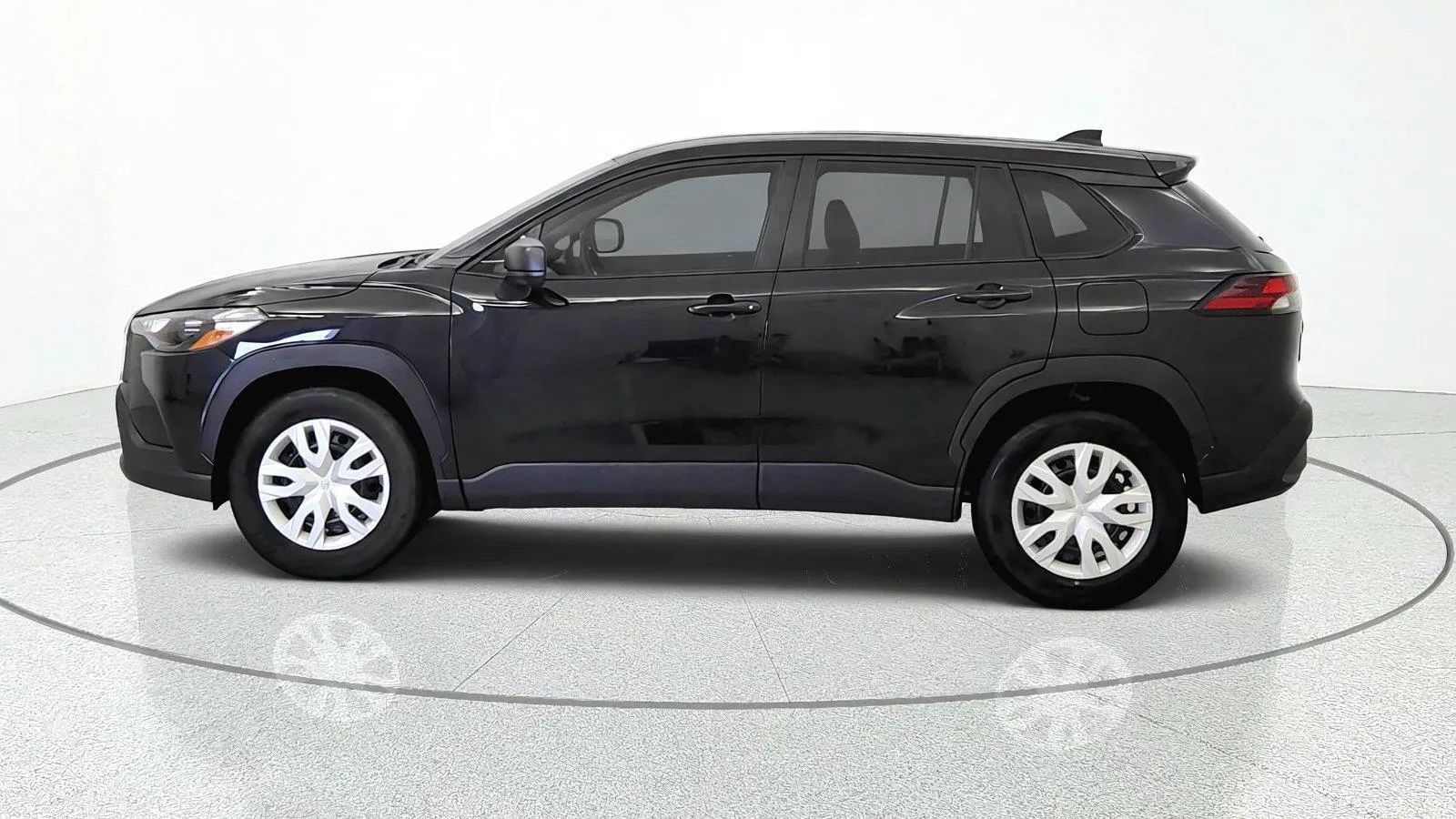 Used 2026 Toyota Corolla Cross L FWD image 5