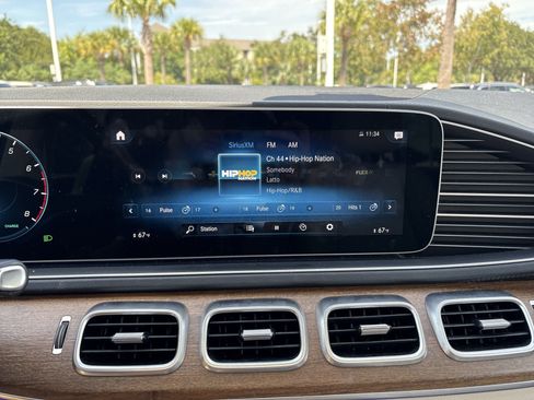 Used 2022 Mercedes-Benz GLS 450 4MATIC image 23