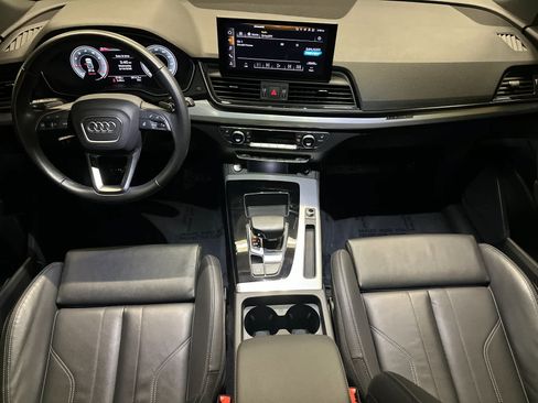 Used 2025 Audi Q5 2.0T Premium w/ Convenience Plus Package AWD/4WD image 3