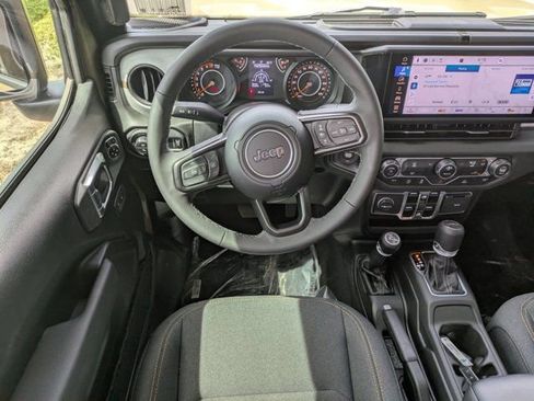 New 2025 Jeep Gladiator Sport image 14