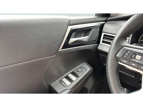 Used 2025 Mitsubishi Outlander SE FWD image 31