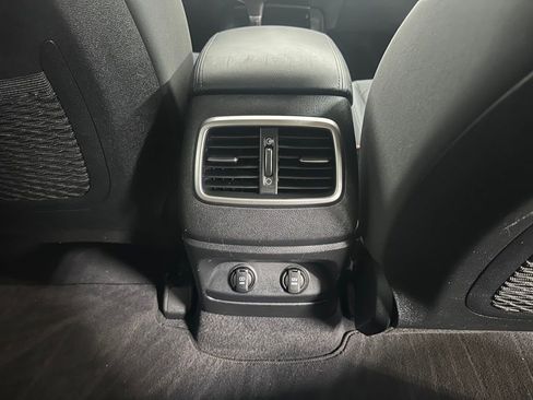 Used 2020 Kia Sorento LX image 24