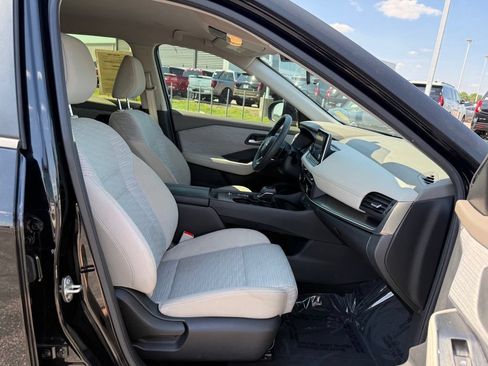 Used 2023 Nissan Rogue SV FWD image 17