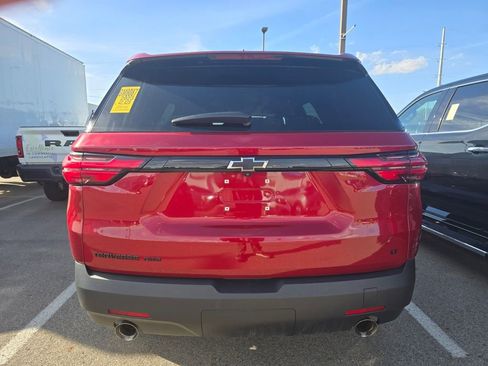 Used 2023 Chevrolet Traverse LT w/ Midnight/Sport Edition image 4