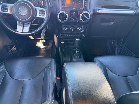 Used 2017 Jeep Wrangler Unlimited Rubicon image 29