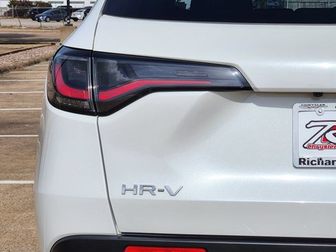 Used 2024 Honda HR-V Sport image 15