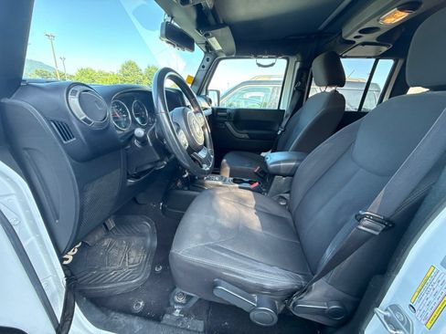 Used 2016 Jeep Wrangler Unlimited Sport w/ Quick Order Package 24S AWD/4WD image 5