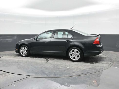 Used 2010 Ford Fusion SE FWD image 3