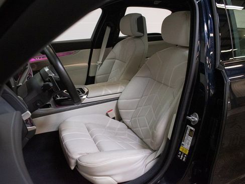 Certified 2023 BMW 760i xDrive AWD/4WD image 21