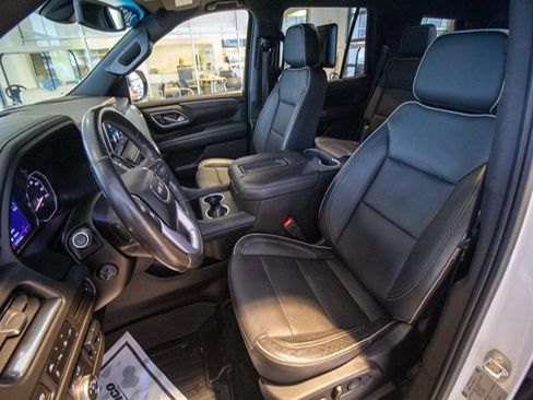 Used 2021 GMC Yukon SLT w/ SLT Luxury Plus Package image 16