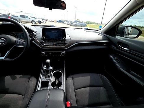 Used 2024 Nissan Altima 2.5 SV image 13
