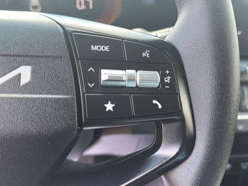 Used 2025 Kia K4 LXS image 21