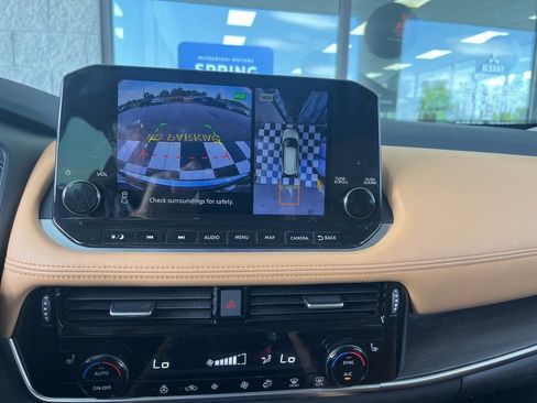 Used 2023 Nissan Rogue Platinum image 15