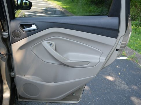 Used 2017 Ford Escape Titanium image 14