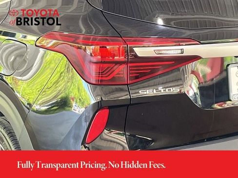 Used 2021 Kia Seltos EX AWD/4WD image 5
