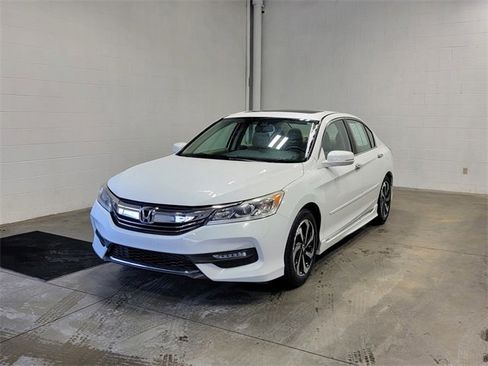 Used 2017 Honda Accord EX-L image 2