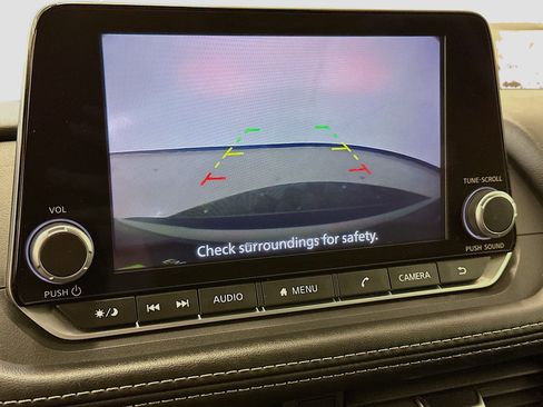 Used 2023 Nissan Rogue S image 22