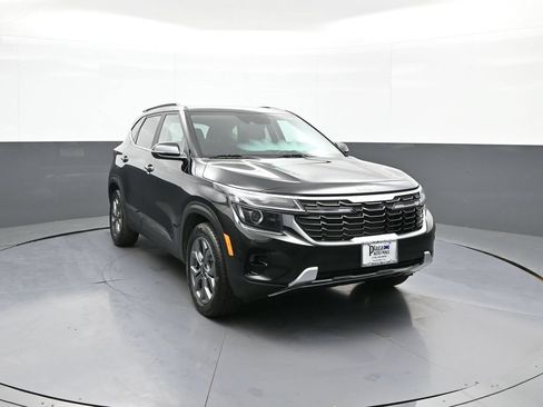 Certified 2024 Kia Seltos S AWD/4WD image 3