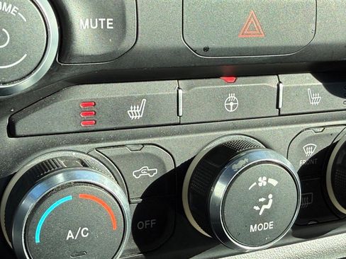 Used 2021 RAM 1500 Big Horn image 25