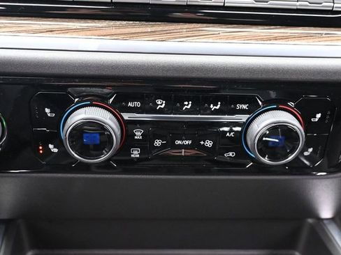 Used 2022 Chevrolet Silverado 1500 RST image 21