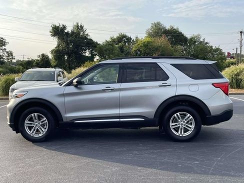 Used 2024 Ford Explorer XLT AWD/4WD image 4