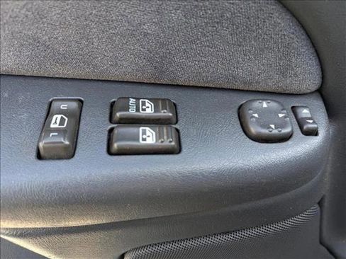 Used 2002 Chevrolet Silverado 2500 LS w/ Electrical Convenience Pkg AWD/4WD image 10