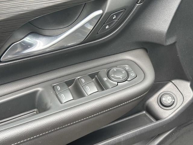 Used 2023 GMC Terrain SLE w/ Driver Convenience Package FWD image 13