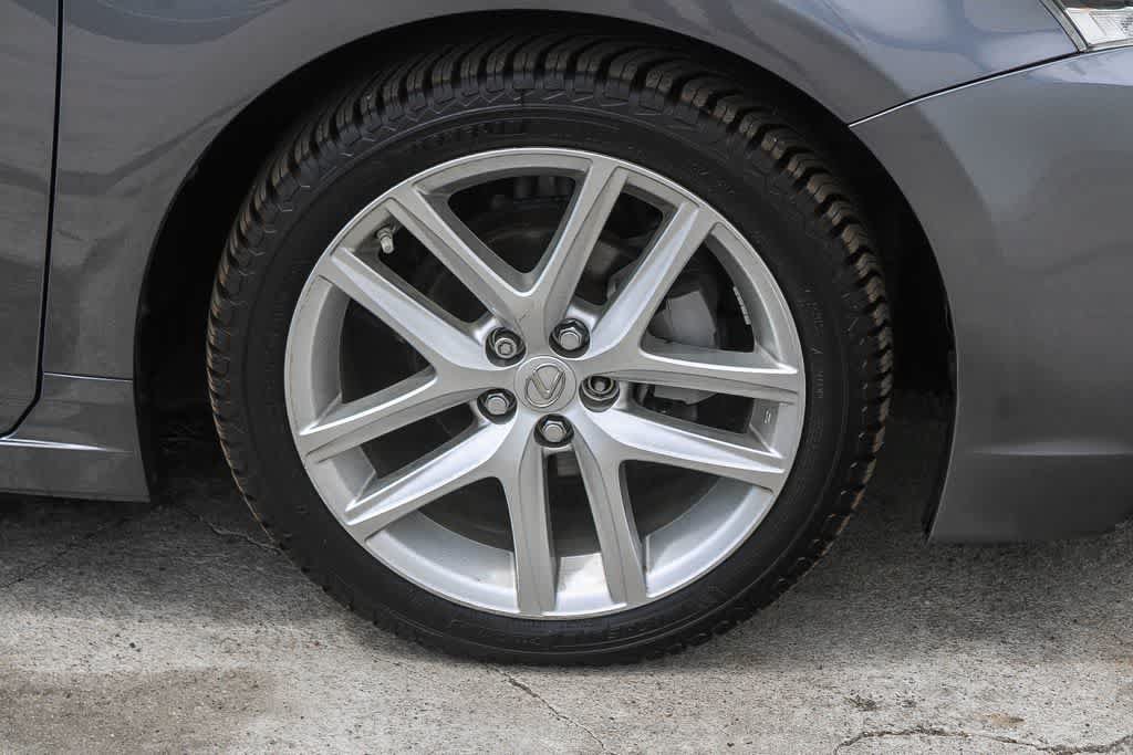 Used 2016 Lexus CT 200h w/ Seat Comfort Package FWD image 9