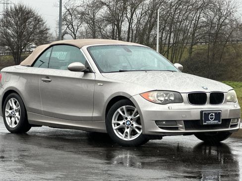 Used 2009 BMW 128i Convertible image 9